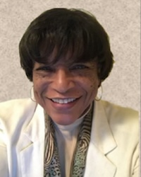 20250825-Paula-Daniels-01-200x250