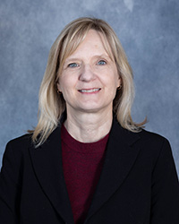 20220221_Cynthia-Damer_200x250