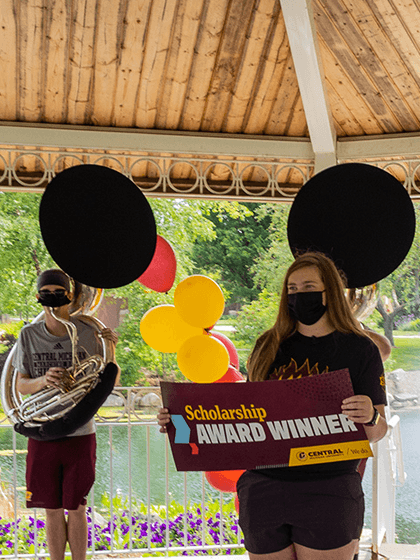Vaccine-Incentive-Program-First-Winner-Band-mobile
